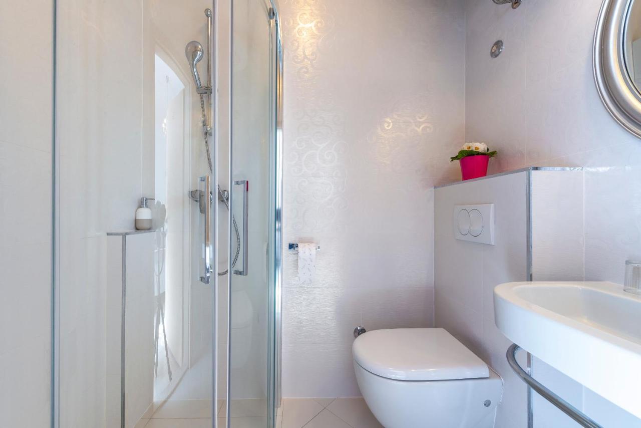 Double Room with Balcony and Sea View,1044598720:JPEG